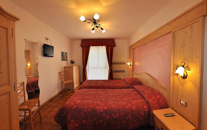 Hotel Piancastello Андало Екстериор снимка
