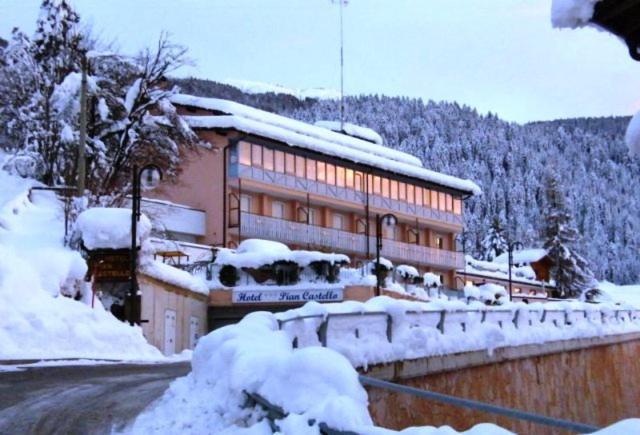Hotel Piancastello Андало Екстериор снимка