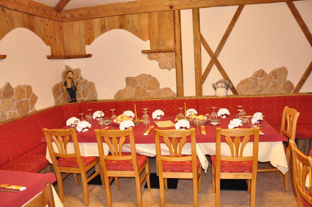 Hotel Piancastello Андало Екстериор снимка