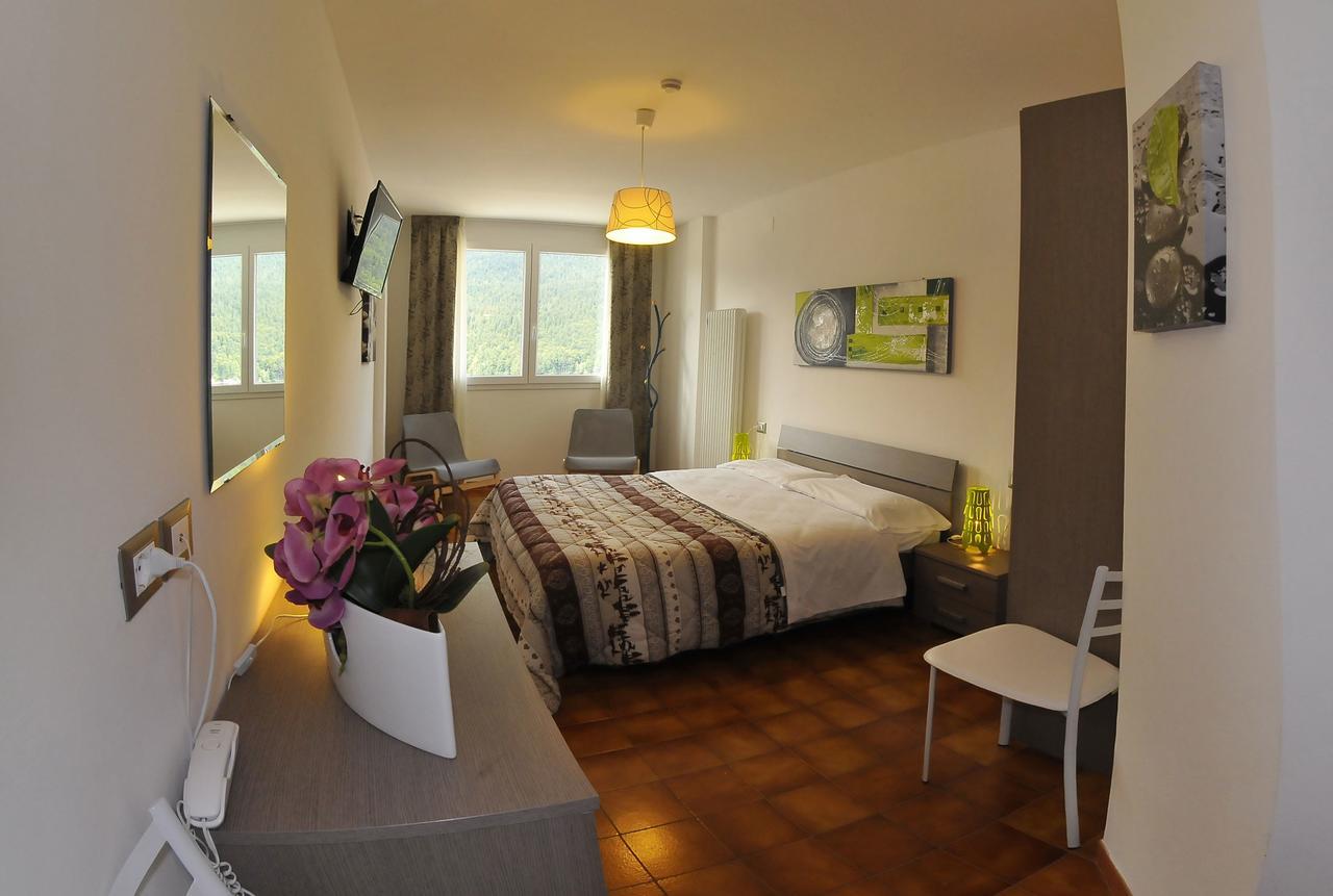 Hotel Piancastello Андало Екстериор снимка