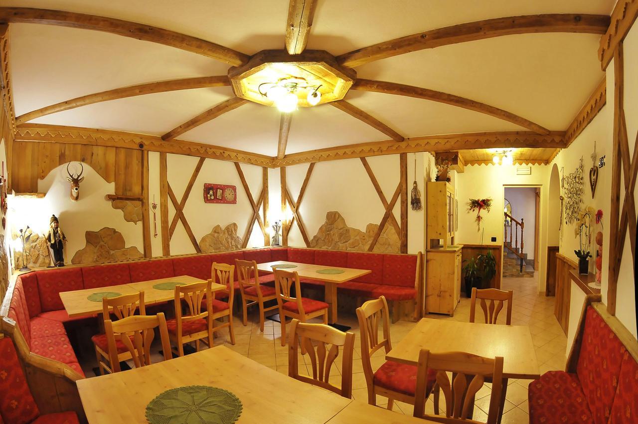 Hotel Piancastello Андало Екстериор снимка