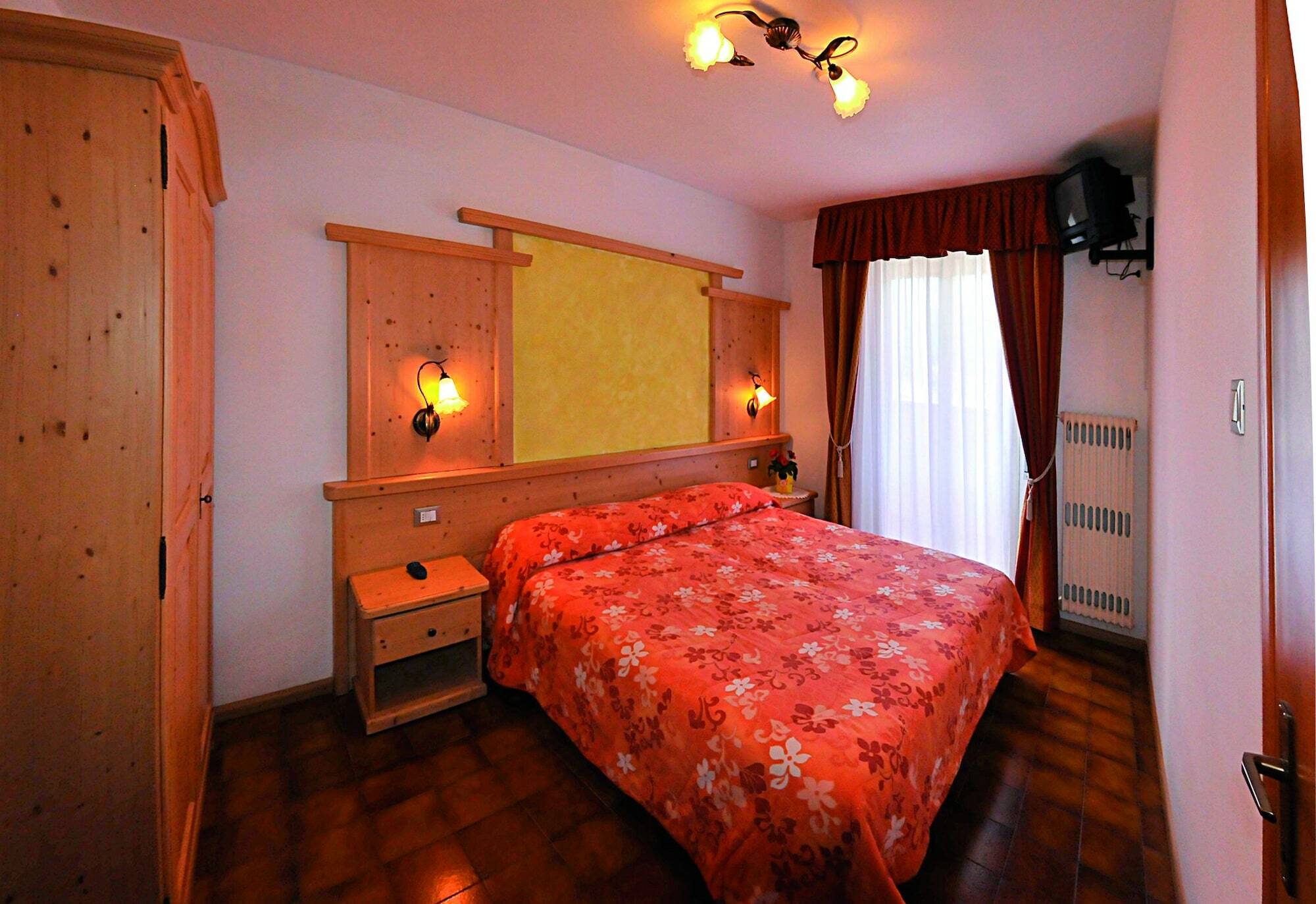 Hotel Piancastello Андало Екстериор снимка